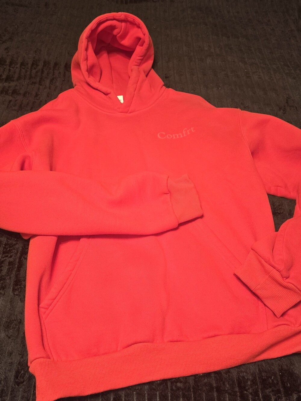 Comfrt pullover hoodie in a gorgeous bright red/crimson